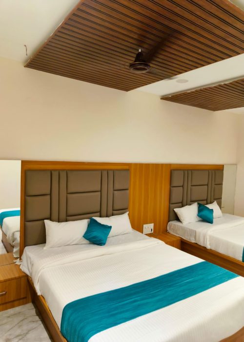 WhatsApp Image 2025-04-29 at 6.06.04 PM